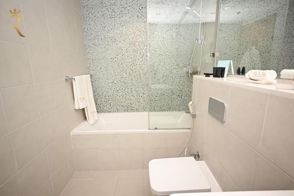 Apartment 2br Enchanted Hideaway With Pool & Gym Al Raha *