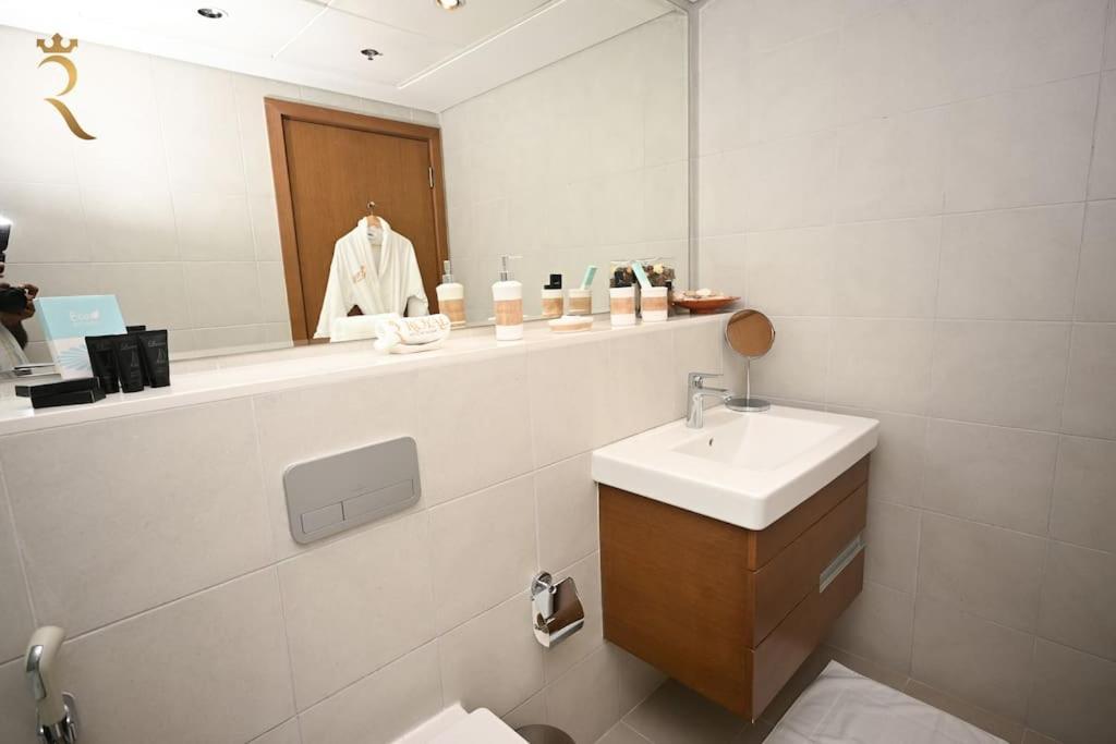 2br Enchanted Hideaway With Pool & Gym Al Raha *